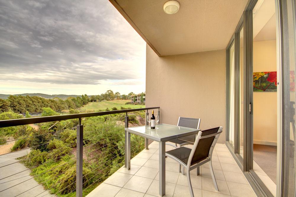 Balgownie Estate Yarra Valley Yarra Glen Exteriör bild A balcony