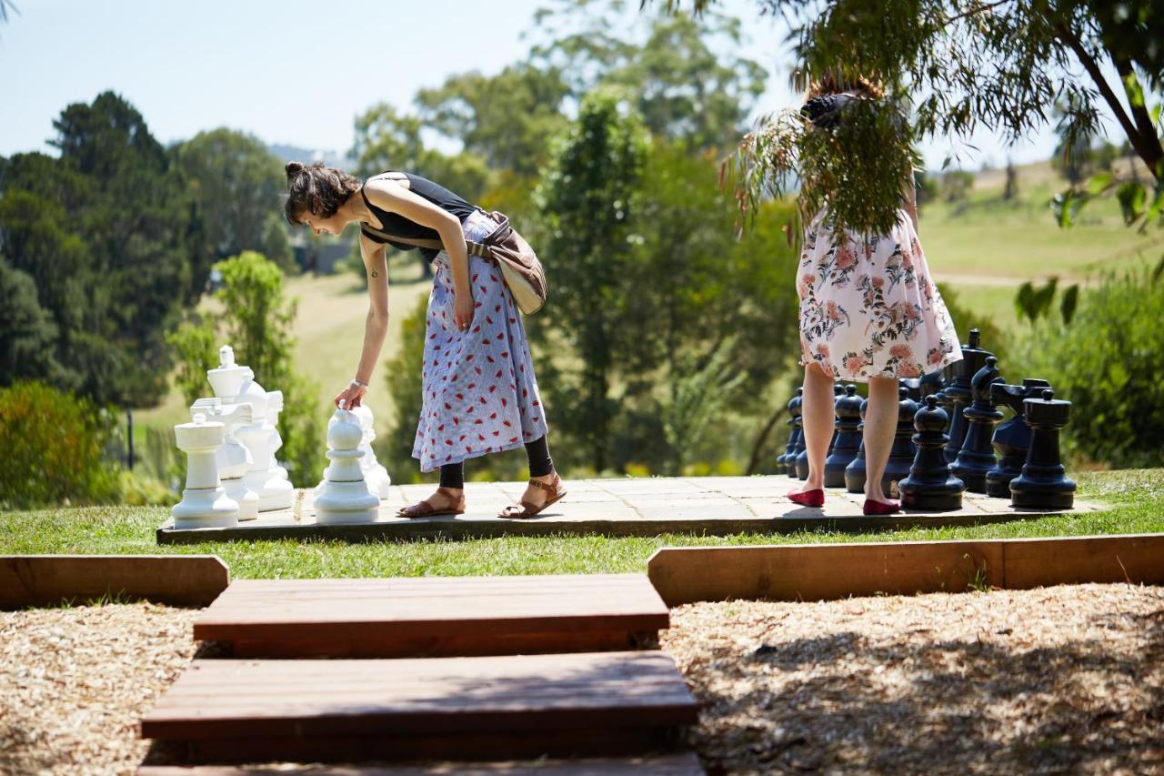 Balgownie Estate Yarra Valley Yarra Glen Exteriör bild The giant chess set at the Hunter Valley Gardens